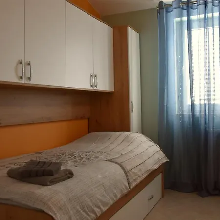 Selo Mekisi The Private With A Heated Pool Ferenci